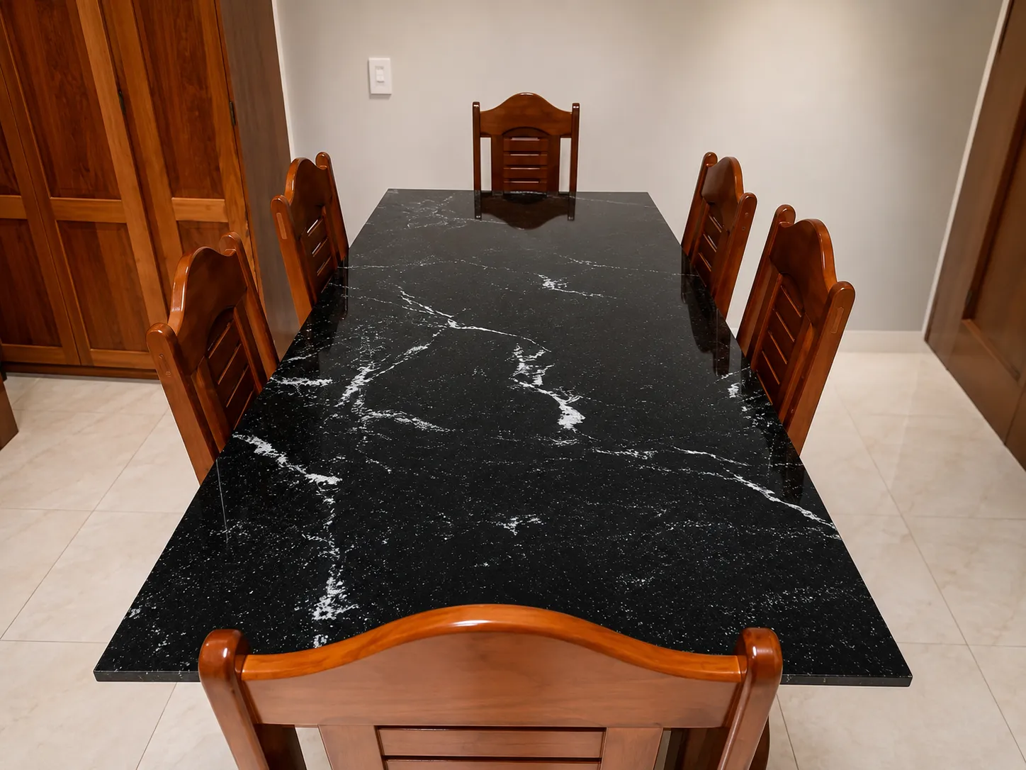 Tampo de mesa de jantar retangular em granito Preto Via Láctea pontilhado